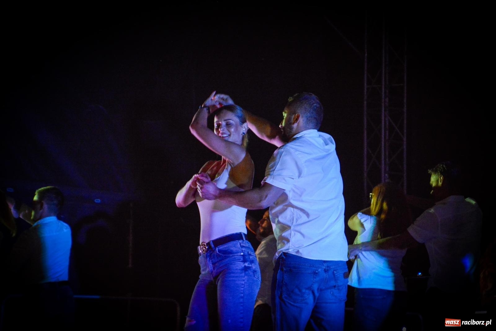 Zdjęcie w galerii na portalu naszraciborz.pl: LATINO PARTY ON AIR - roztańczony zamek w Raciborzu wiadomości z regionu