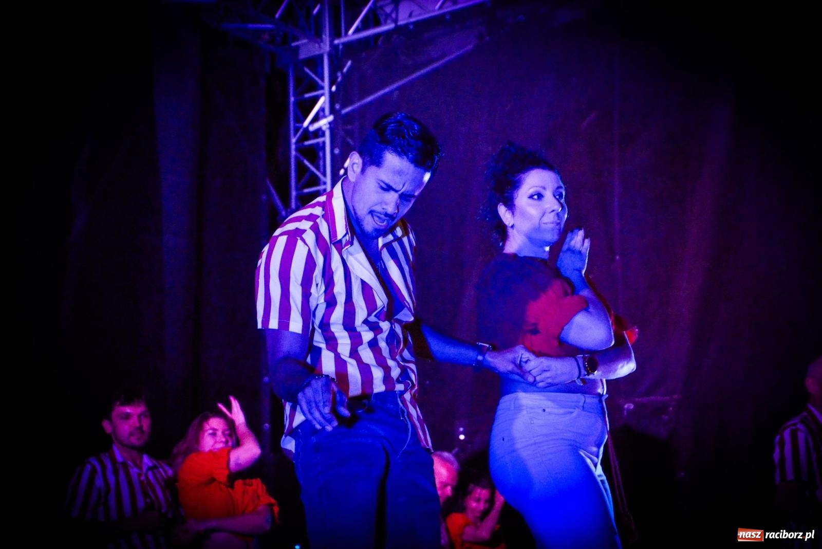 Zdjęcie w galerii na portalu naszraciborz.pl: LATINO PARTY ON AIR - roztańczony zamek w Raciborzu wiadomości z regionu