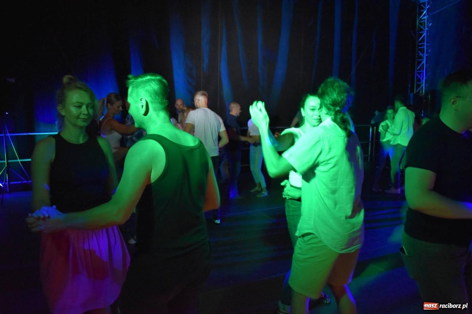 Zdjęcie w galerii na portalu naszraciborz.pl: LATINO PARTY ON AIR - roztańczony zamek w Raciborzu wiadomości z regionu