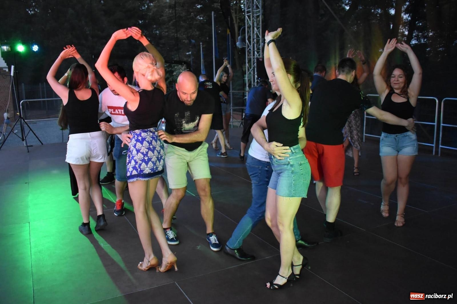 Zdjęcie w galerii na portalu naszraciborz.pl: LATINO PARTY ON AIR - roztańczony zamek w Raciborzu wiadomości z regionu