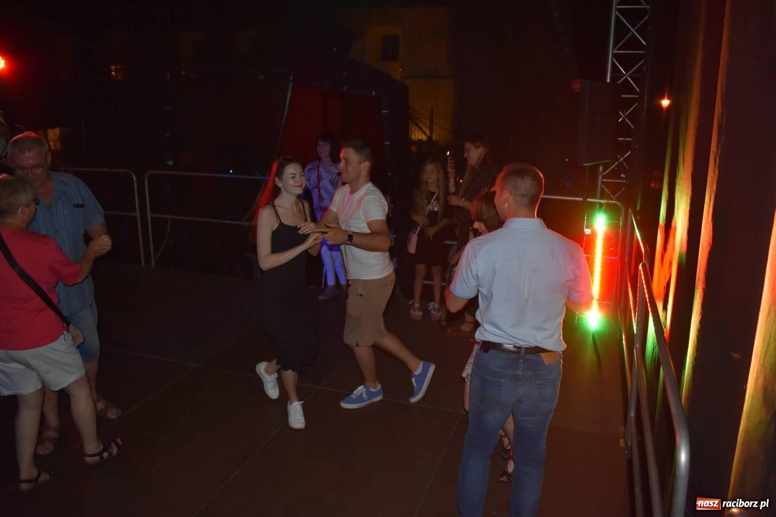 Zdjęcie w galerii na portalu naszraciborz.pl: LATINO PARTY ON AIR - roztańczony zamek w Raciborzu wiadomości z regionu