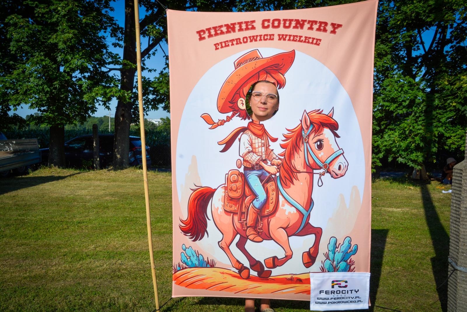 Zdjęcie w galerii na portalu naszraciborz.pl: W Pietrowicach Wielkich jak na Dzikim Zachodzie. Piknik country [FOTO i WIDEO] wiadomości z regionu