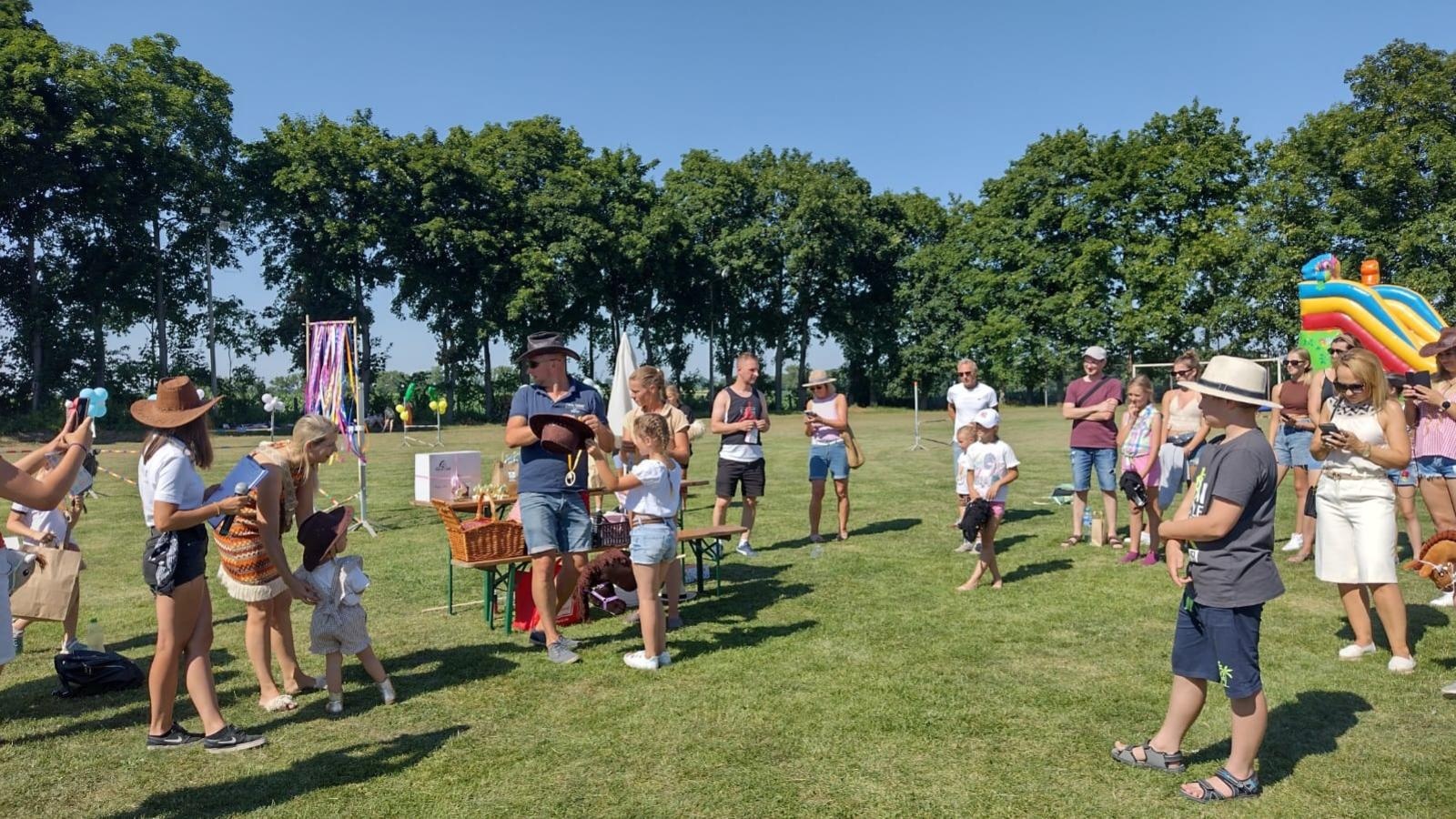 Zdjęcie w galerii na portalu naszraciborz.pl: W Pietrowicach Wielkich jak na Dzikim Zachodzie. Piknik country [FOTO i WIDEO] wiadomości z regionu