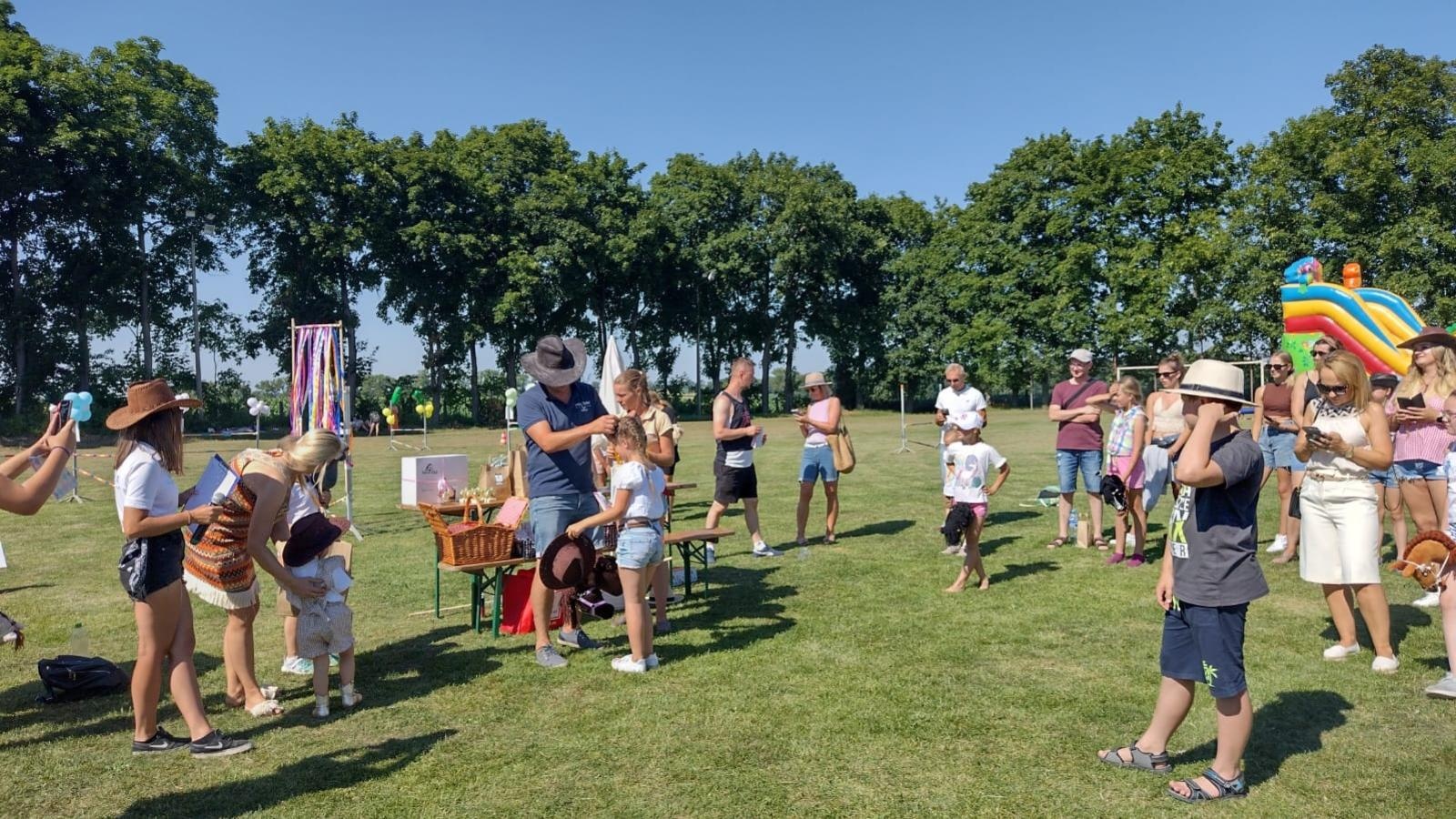 Zdjęcie w galerii na portalu naszraciborz.pl: W Pietrowicach Wielkich jak na Dzikim Zachodzie. Piknik country [FOTO i WIDEO] wiadomości z regionu