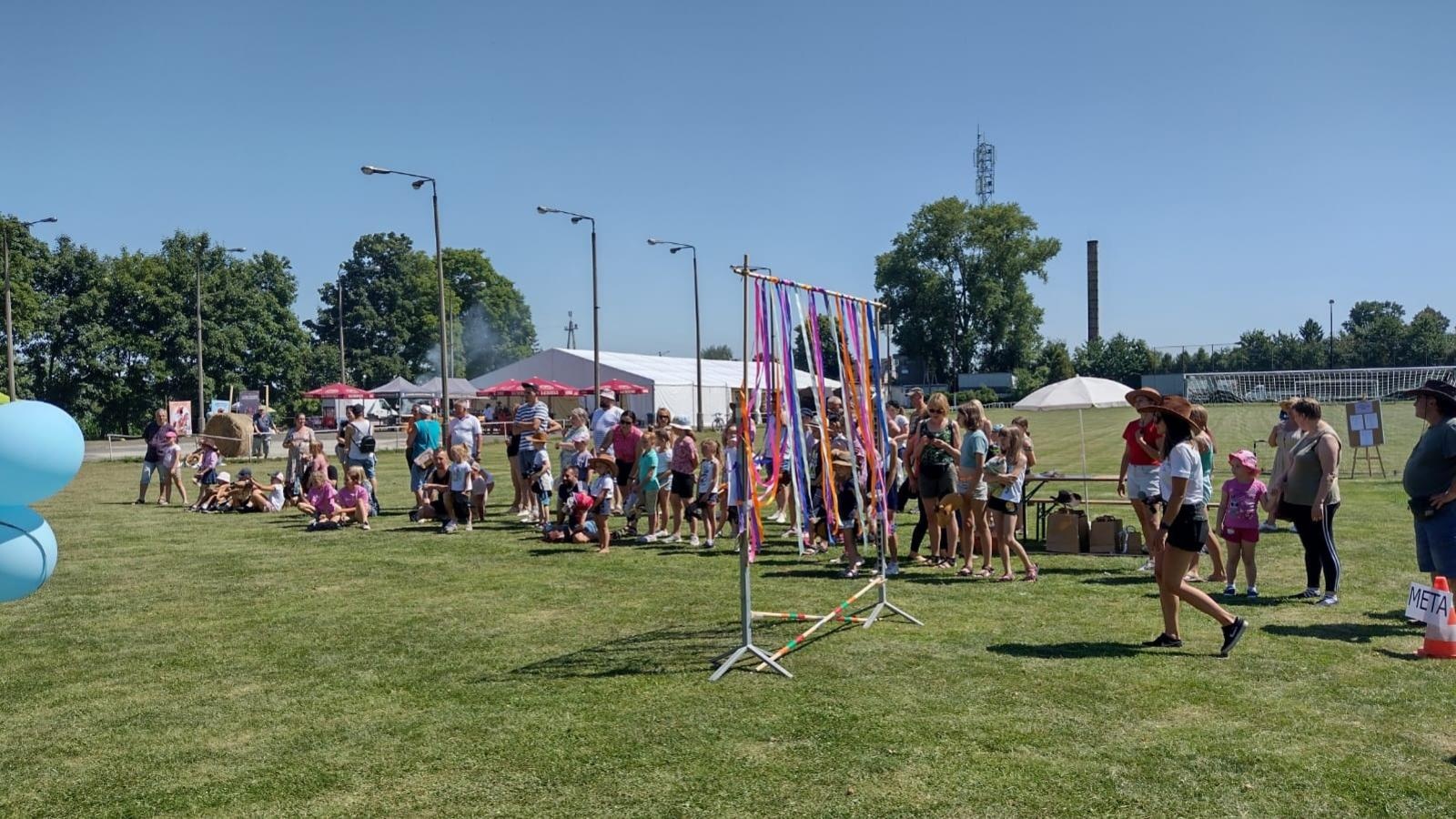 Zdjęcie w galerii na portalu naszraciborz.pl: W Pietrowicach Wielkich jak na Dzikim Zachodzie. Piknik country [FOTO i WIDEO] wiadomości z regionu