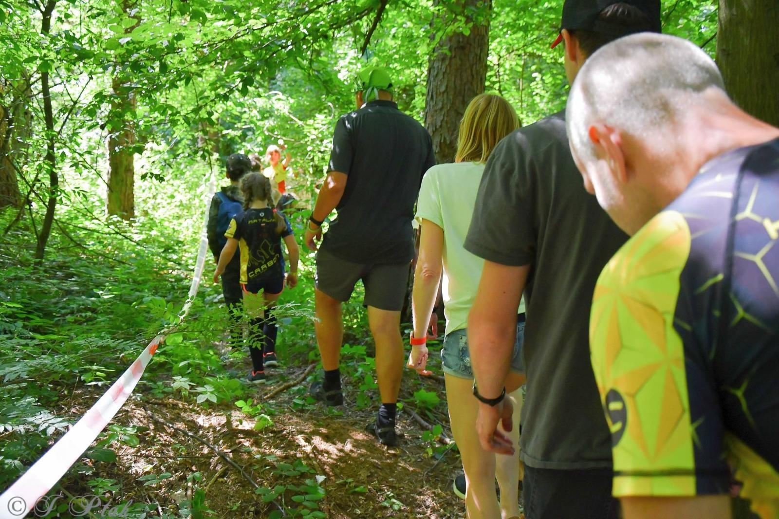 Zdjęcie w galerii na portalu naszraciborz.pl: Bieg Zwiadowców w raciborskim lesie Obora wiadomości z regionu