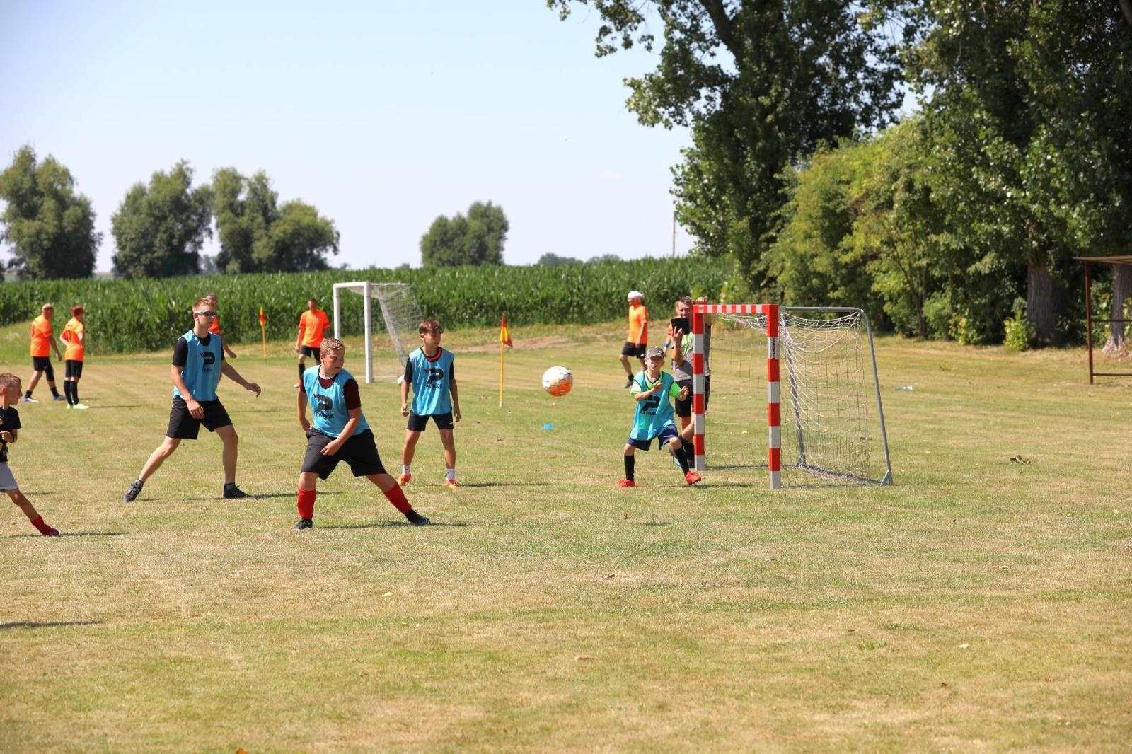 Zdjęcie w galerii na portalu naszraciborz.pl: Bojanów integruje się na piłkarskim boisku wiadomości z regionu