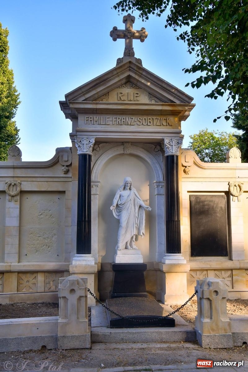 Zdjęcie w galerii na portalu naszraciborz.pl: Zabytkowe grobowce na Jeruzalem odzyskują blask [FOTO] wiadomości z regionu