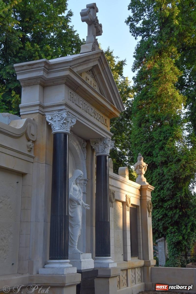 Zdjęcie w galerii na portalu naszraciborz.pl: Zabytkowe grobowce na Jeruzalem odzyskują blask [FOTO] wiadomości z regionu