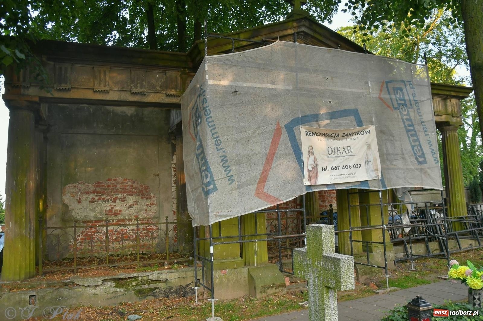 Zdjęcie w galerii na portalu naszraciborz.pl: Zabytkowe grobowce na Jeruzalem odzyskują blask [FOTO] wiadomości z regionu