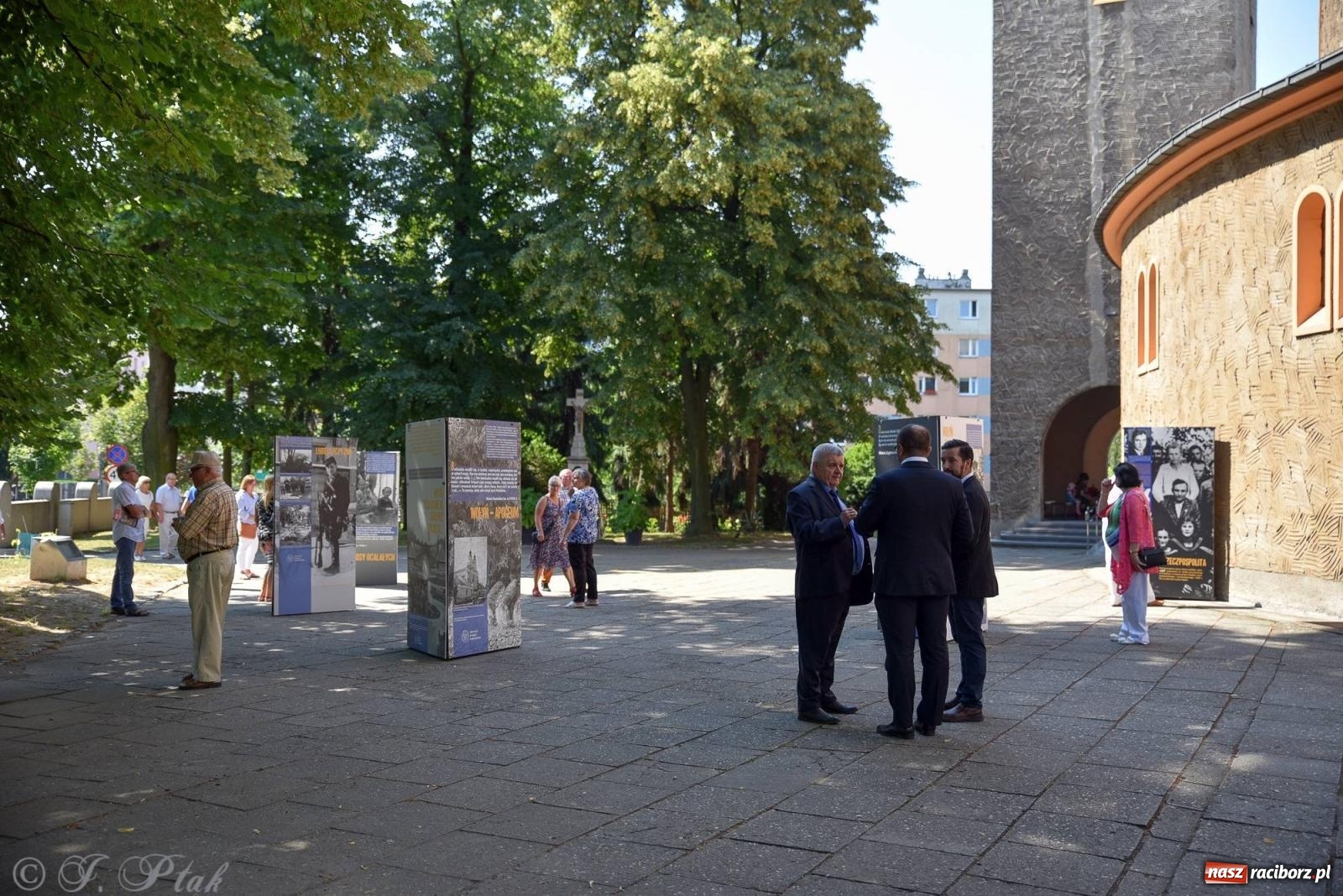 Zdjęcie w galerii na portalu naszraciborz.pl: Sąsiedzka krew. Ludobójstwo wołyńsko-galicyjskie 1943–1945. Wystawa w Raciborzu wiadomości z regionu