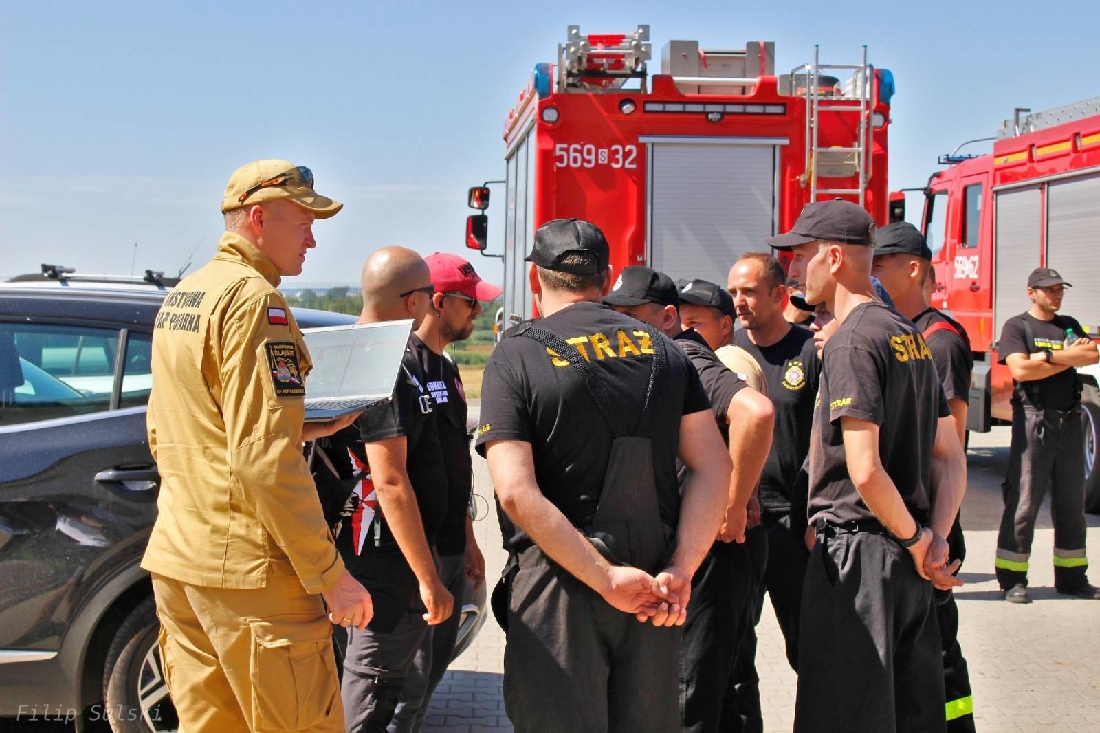 Zdjęcie w galerii na portalu naszraciborz.pl: Grupa poszukiwawczo-ratownicza z Knurowa i strażacy naszych OSP szukali na zbiorniku chorego wędkarza wiadomości z regionu