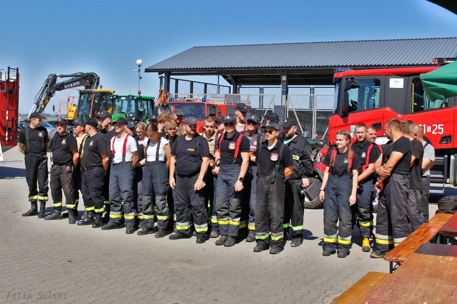 Zdjęcie w galerii na portalu naszraciborz.pl: Grupa poszukiwawczo-ratownicza z Knurowa i strażacy naszych OSP szukali na zbiorniku chorego wędkarza wiadomości z regionu