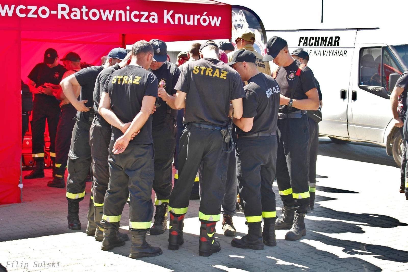 Zdjęcie w galerii na portalu naszraciborz.pl: Grupa poszukiwawczo-ratownicza z Knurowa i strażacy naszych OSP szukali na zbiorniku chorego wędkarza wiadomości z regionu