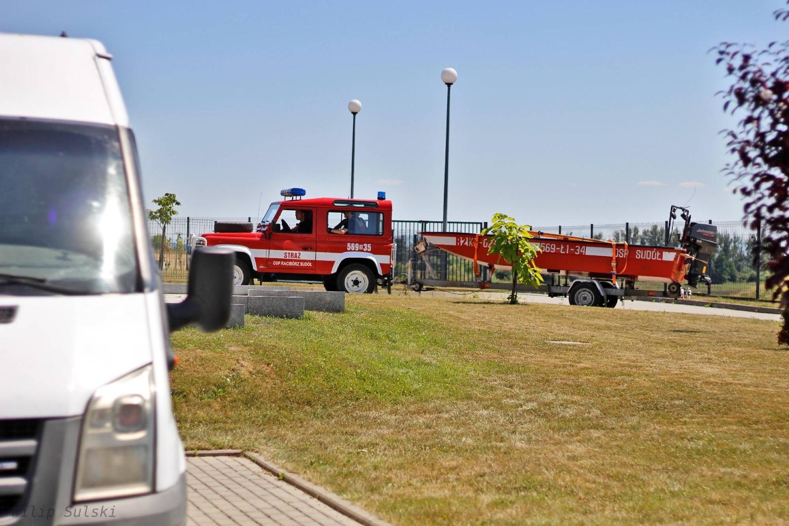 Zdjęcie w galerii na portalu naszraciborz.pl: Grupa poszukiwawczo-ratownicza z Knurowa i strażacy naszych OSP szukali na zbiorniku chorego wędkarza wiadomości z regionu
