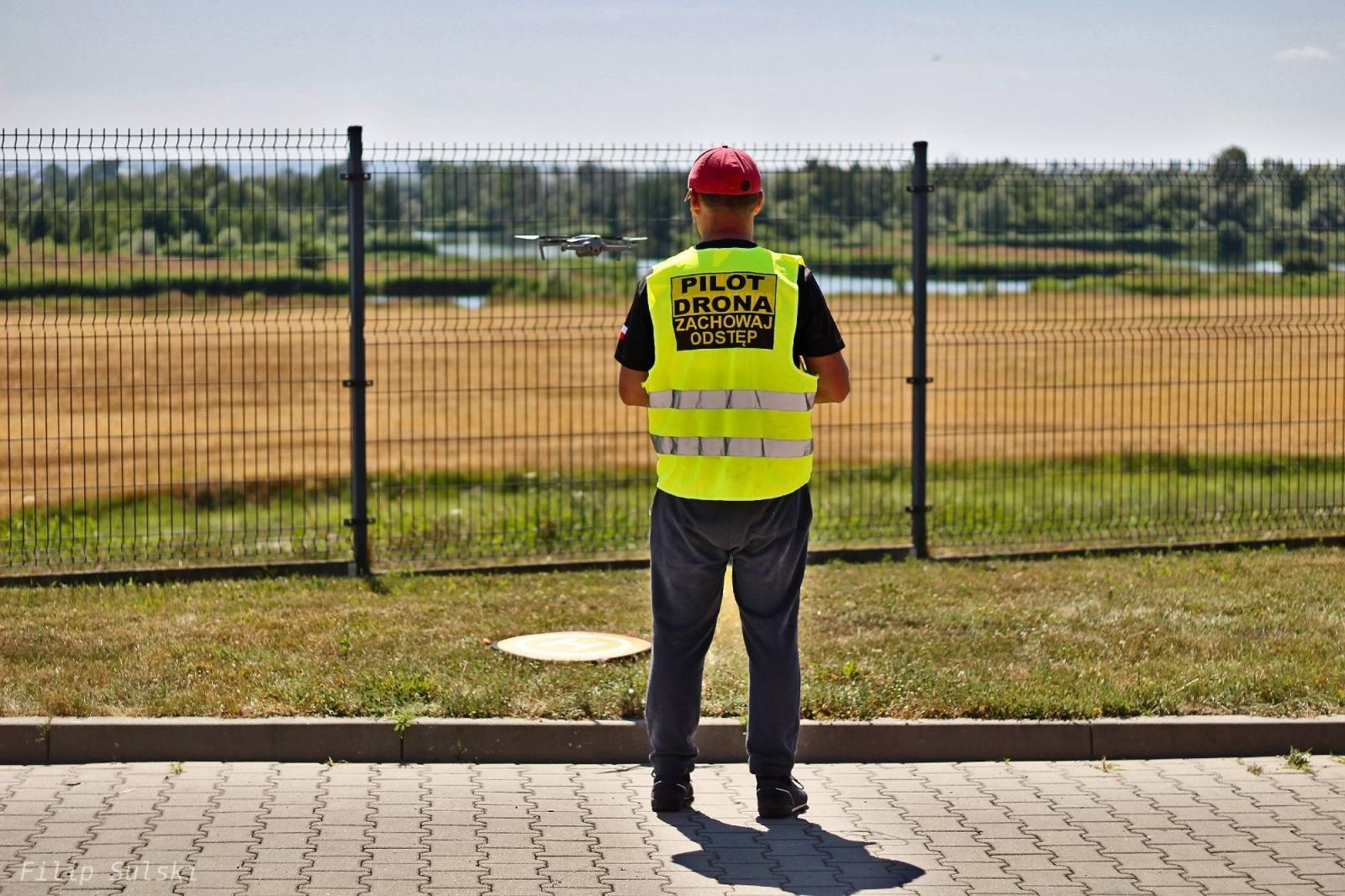 Zdjęcie w galerii na portalu naszraciborz.pl: Grupa poszukiwawczo-ratownicza z Knurowa i strażacy naszych OSP szukali na zbiorniku chorego wędkarza wiadomości z regionu