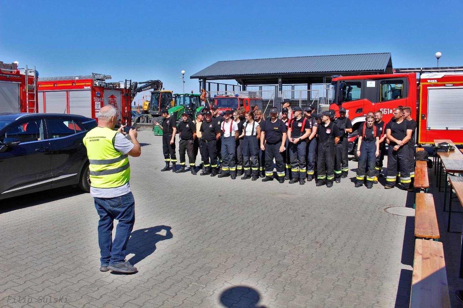 Zdjęcie w galerii na portalu naszraciborz.pl: Grupa poszukiwawczo-ratownicza z Knurowa i strażacy naszych OSP szukali na zbiorniku chorego wędkarza wiadomości z regionu