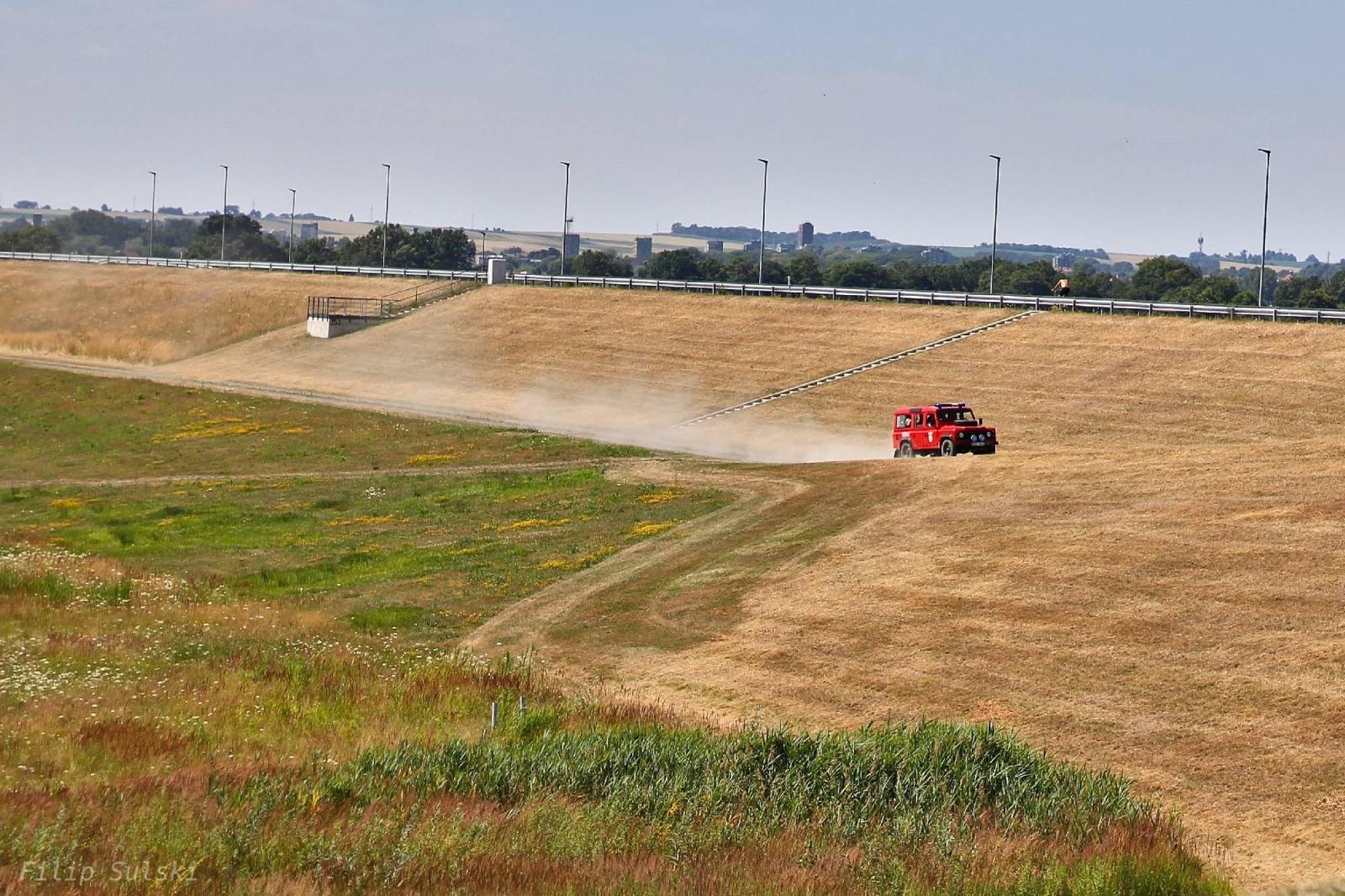 Zdjęcie w galerii na portalu naszraciborz.pl: Grupa poszukiwawczo-ratownicza z Knurowa i strażacy naszych OSP szukali na zbiorniku chorego wędkarza wiadomości z regionu