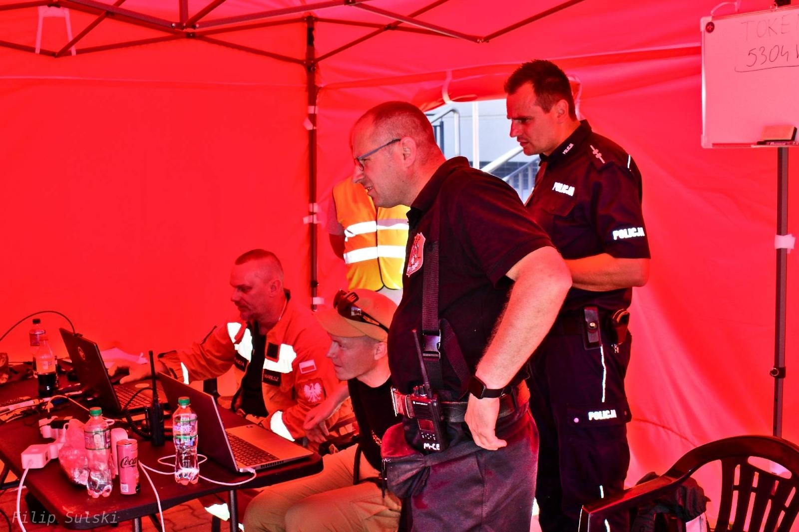 Zdjęcie w galerii na portalu naszraciborz.pl: Grupa poszukiwawczo-ratownicza z Knurowa i strażacy naszych OSP szukali na zbiorniku chorego wędkarza wiadomości z regionu