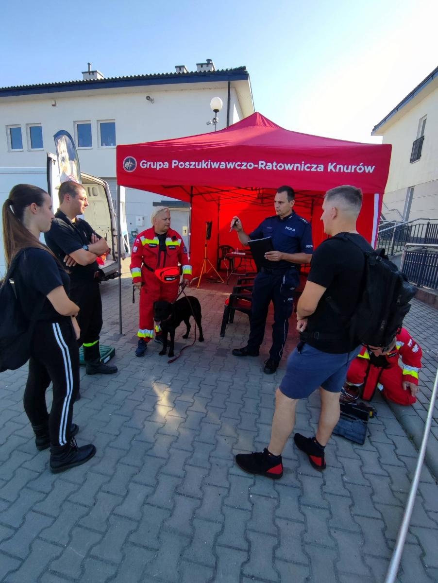 Zdjęcie w galerii na portalu naszraciborz.pl: Grupa poszukiwawczo-ratownicza z Knurowa i strażacy naszych OSP szukali na zbiorniku chorego wędkarza wiadomości z regionu