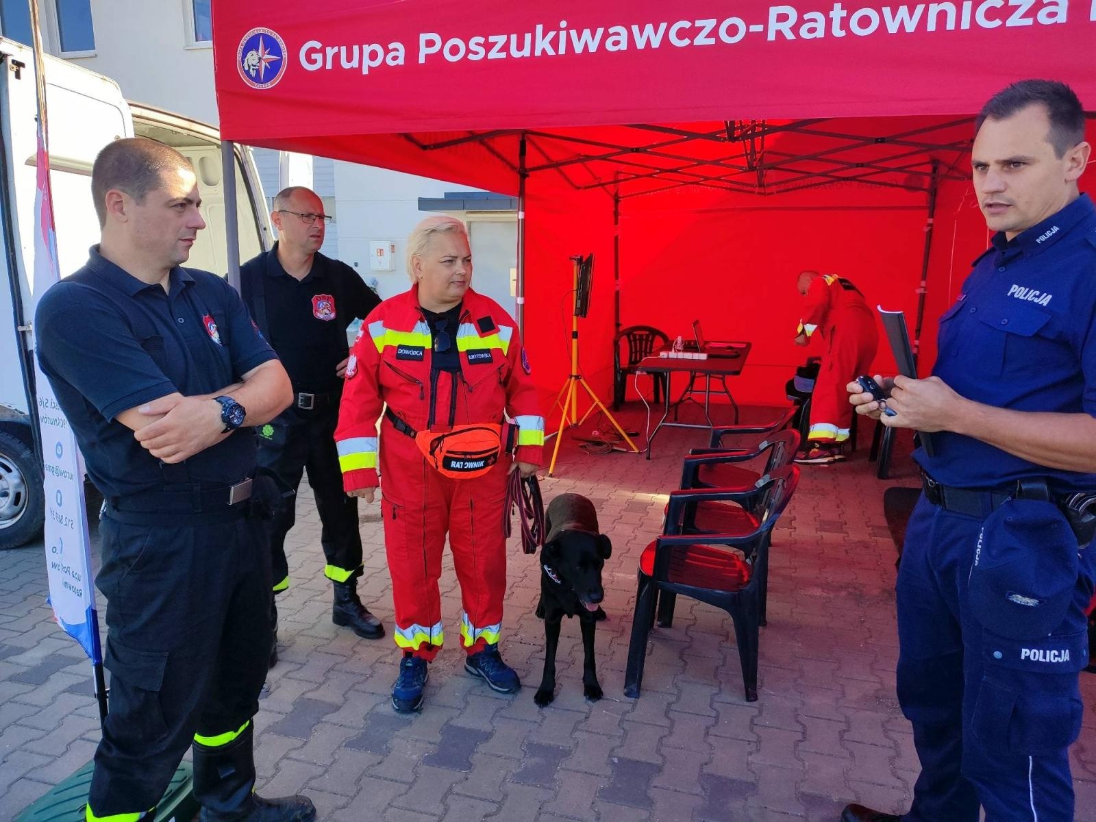 Zdjęcie w galerii na portalu naszraciborz.pl: Grupa poszukiwawczo-ratownicza z Knurowa i strażacy naszych OSP szukali na zbiorniku chorego wędkarza wiadomości z regionu