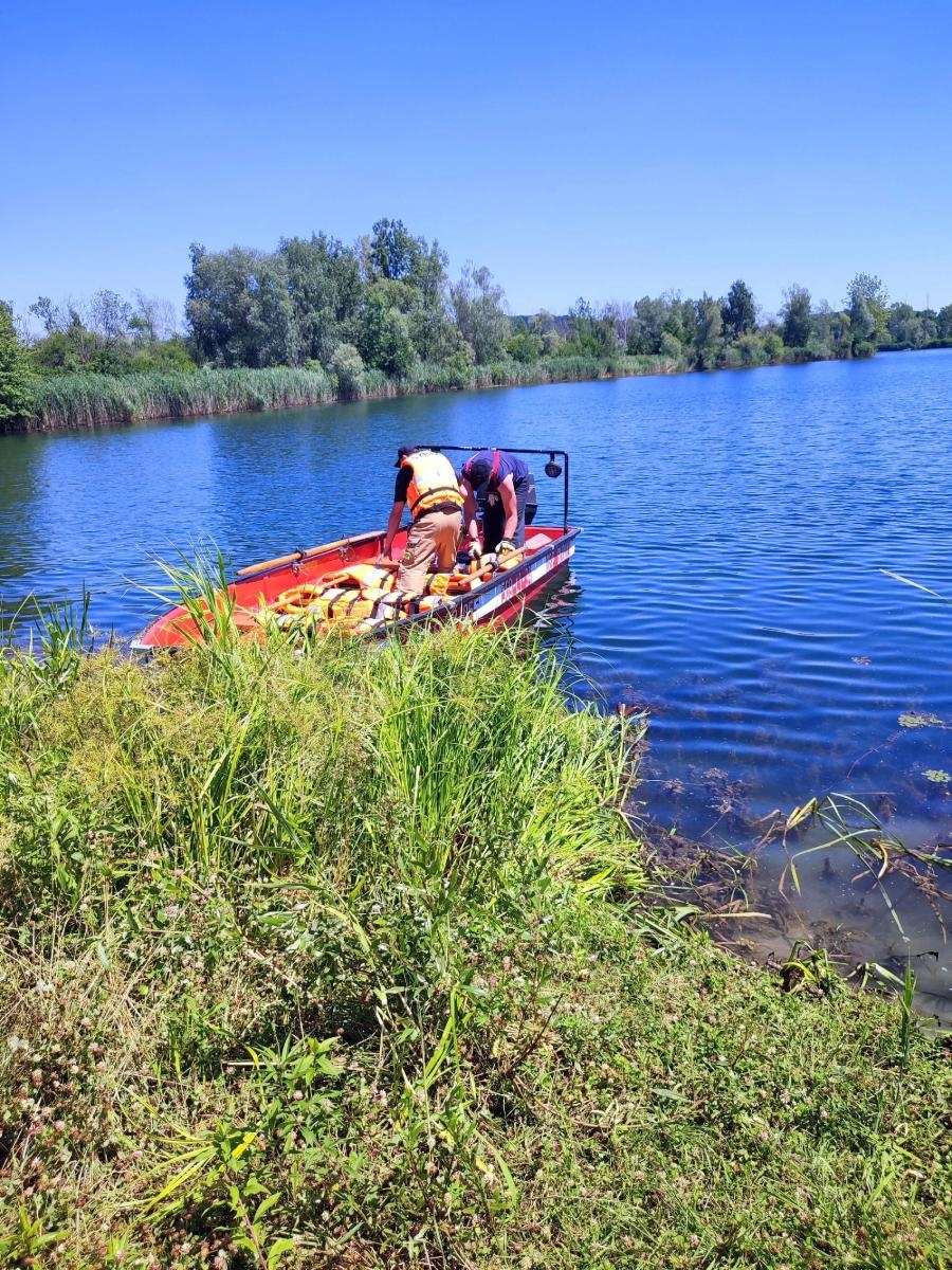 Zdjęcie w galerii na portalu naszraciborz.pl: Grupa poszukiwawczo-ratownicza z Knurowa i strażacy naszych OSP szukali na zbiorniku chorego wędkarza wiadomości z regionu