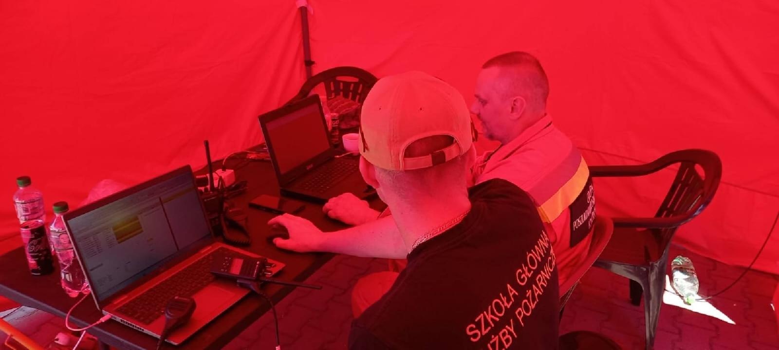 Zdjęcie w galerii na portalu naszraciborz.pl: Grupa poszukiwawczo-ratownicza z Knurowa i strażacy naszych OSP szukali na zbiorniku chorego wędkarza wiadomości z regionu