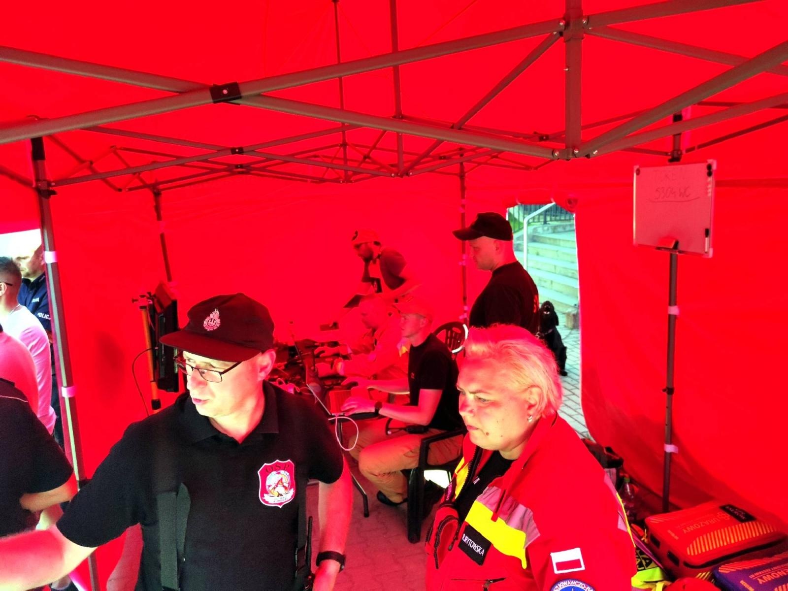 Zdjęcie w galerii na portalu naszraciborz.pl: Grupa poszukiwawczo-ratownicza z Knurowa i strażacy naszych OSP szukali na zbiorniku chorego wędkarza wiadomości z regionu