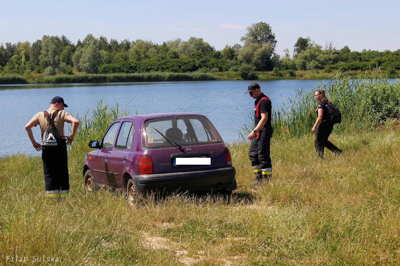 Zdjęcie w galerii na portalu naszraciborz.pl: Grupa poszukiwawczo-ratownicza z Knurowa i strażacy naszych OSP szukali na zbiorniku chorego wędkarza wiadomości z regionu