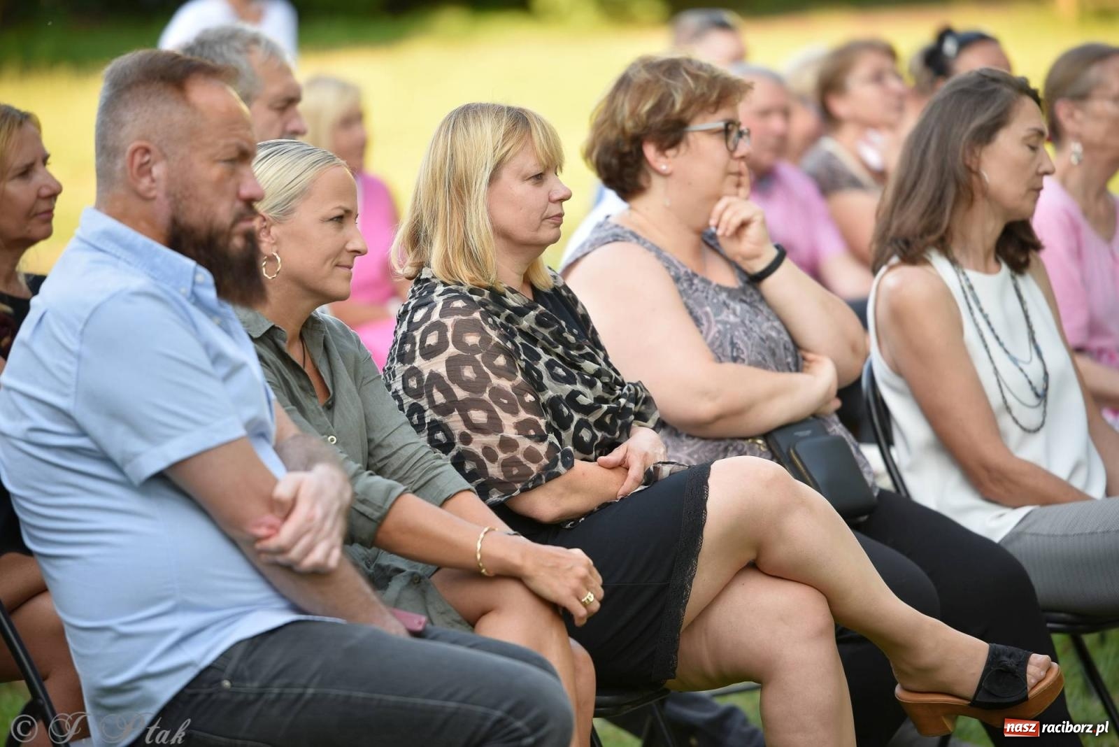 Zdjęcie w galerii na portalu naszraciborz.pl: Perspektywa Okolicy zagrała w ogrodzie Strzechy [FOTO i WIDEO] wiadomości z regionu