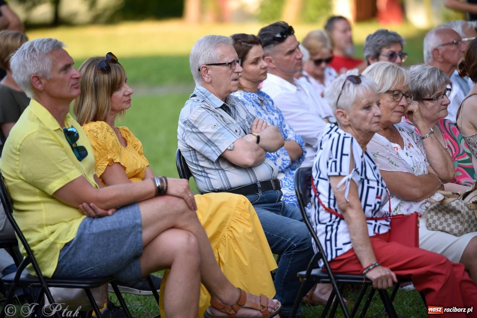 Zdjęcie w galerii na portalu naszraciborz.pl: Perspektywa Okolicy zagrała w ogrodzie Strzechy [FOTO i WIDEO] wiadomości z regionu