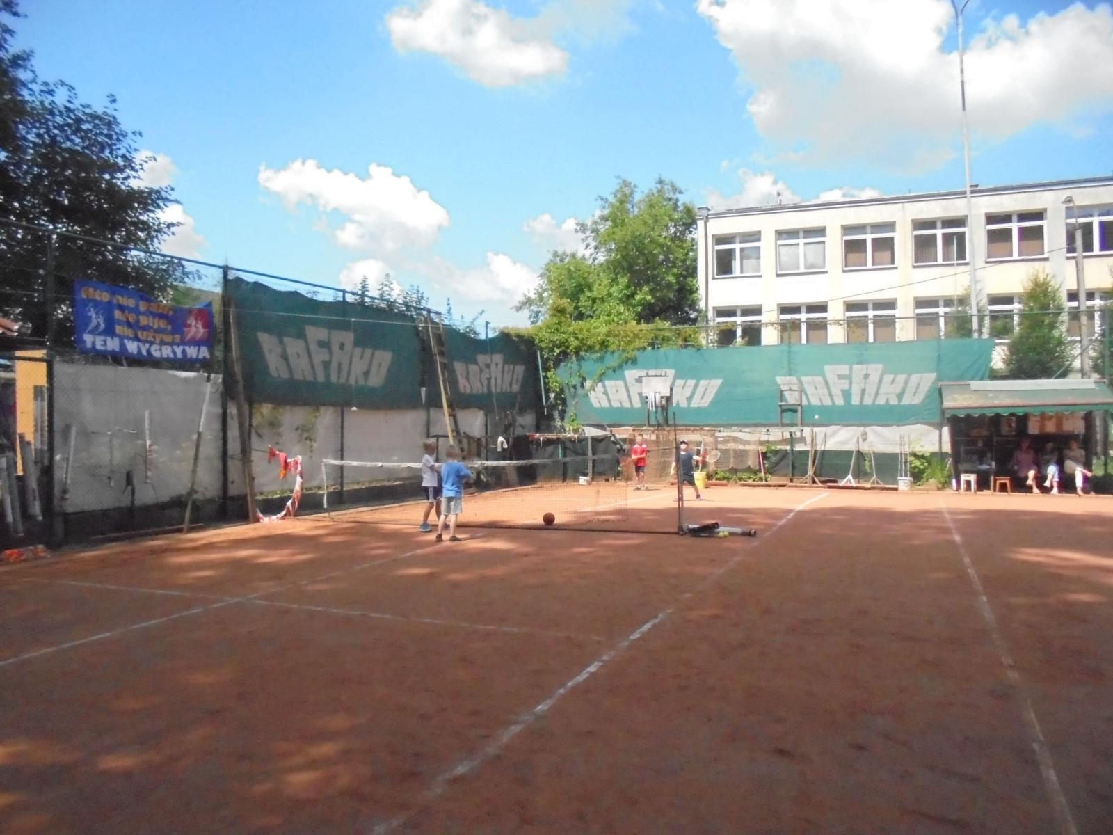 Zdjęcie w galerii na portalu naszraciborz.pl: Przedszkolaki na korcie tenisowym wiadomości z regionu