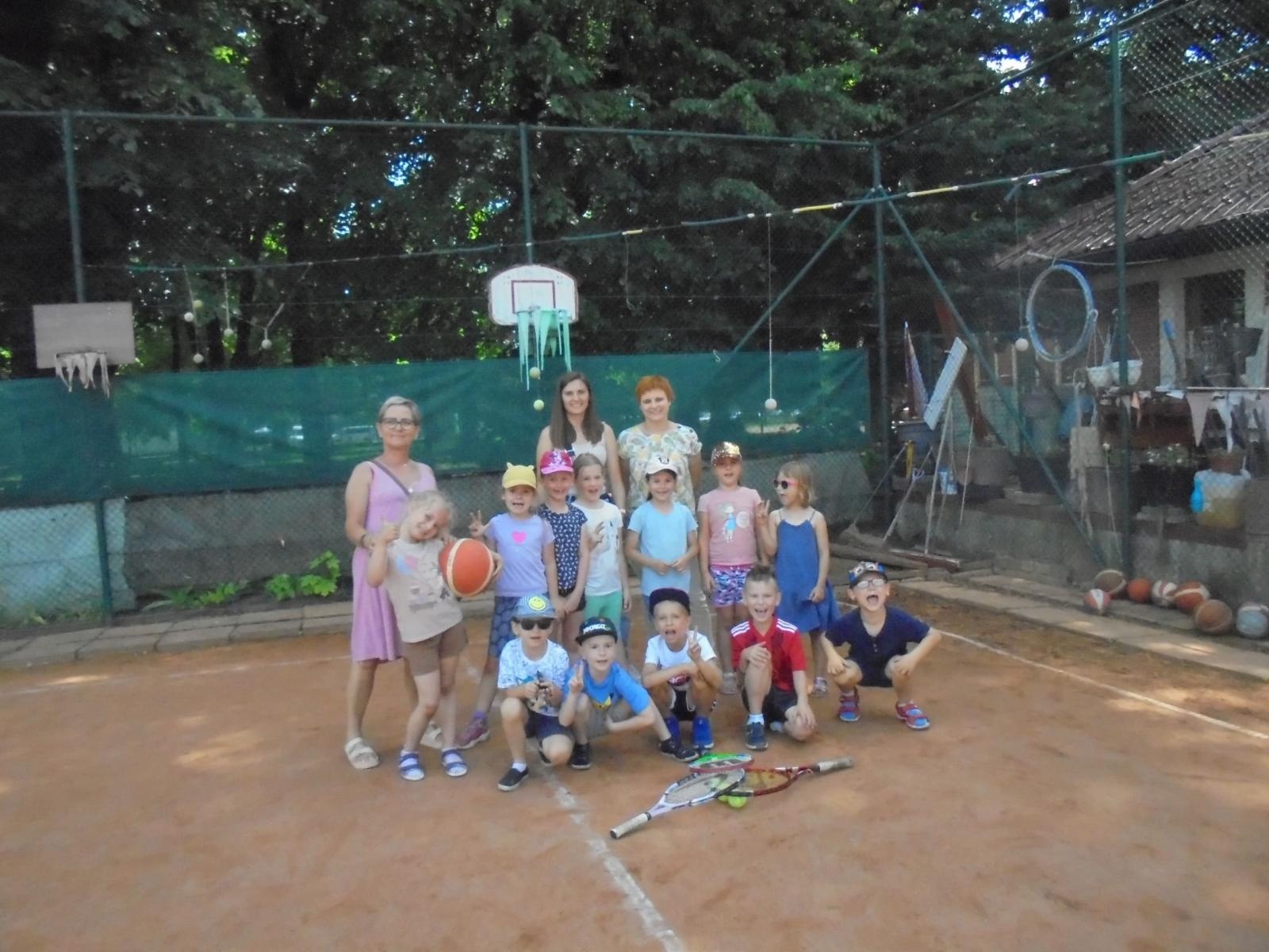 Zdjęcie w galerii na portalu naszraciborz.pl: Przedszkolaki na korcie tenisowym wiadomości z regionu