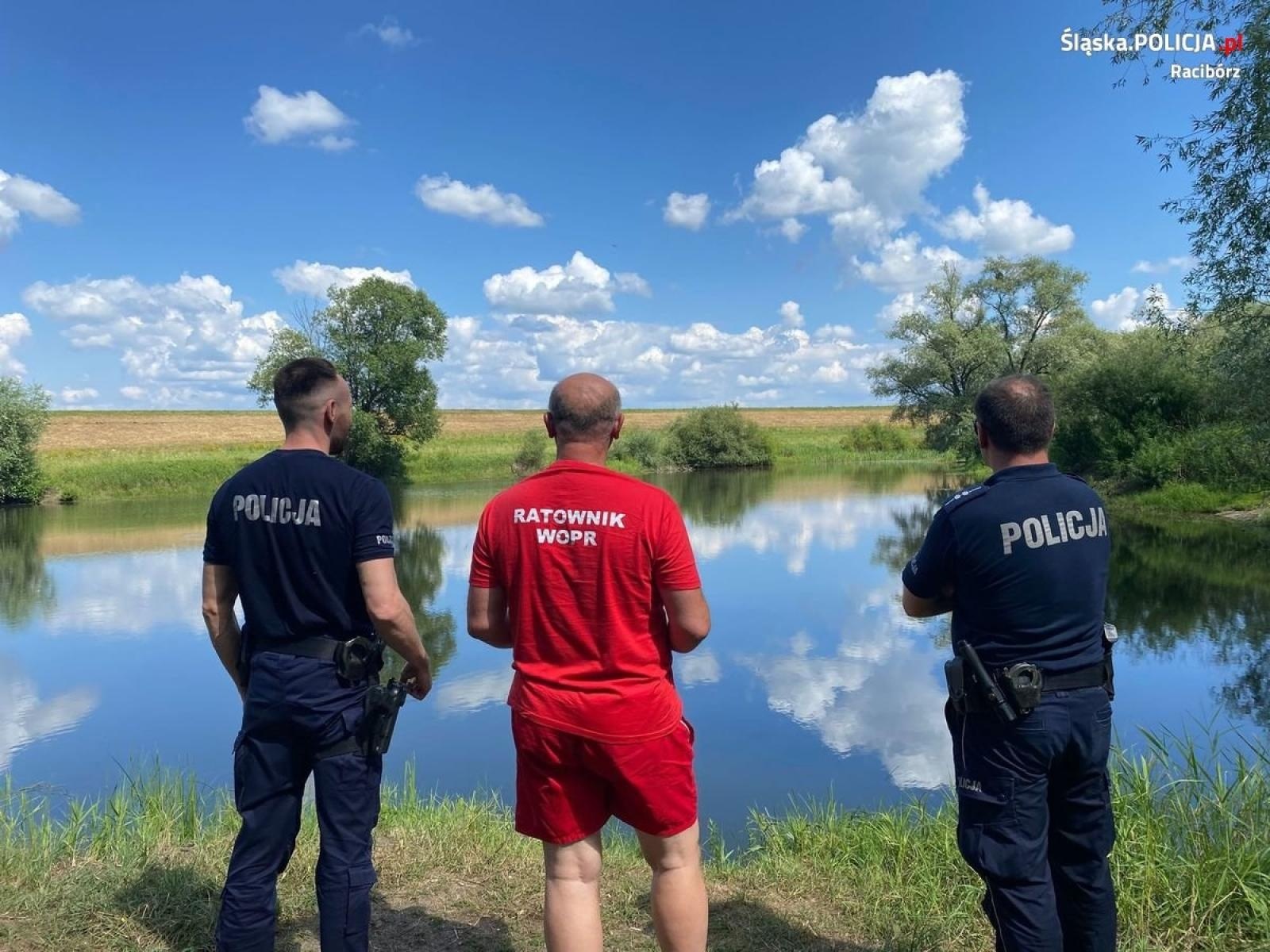 Zdjęcie w galerii na portalu naszraciborz.pl: Policja i WOPR kontrolują miejsca, gdzie zakazana jest kąpiel wiadomości z regionu