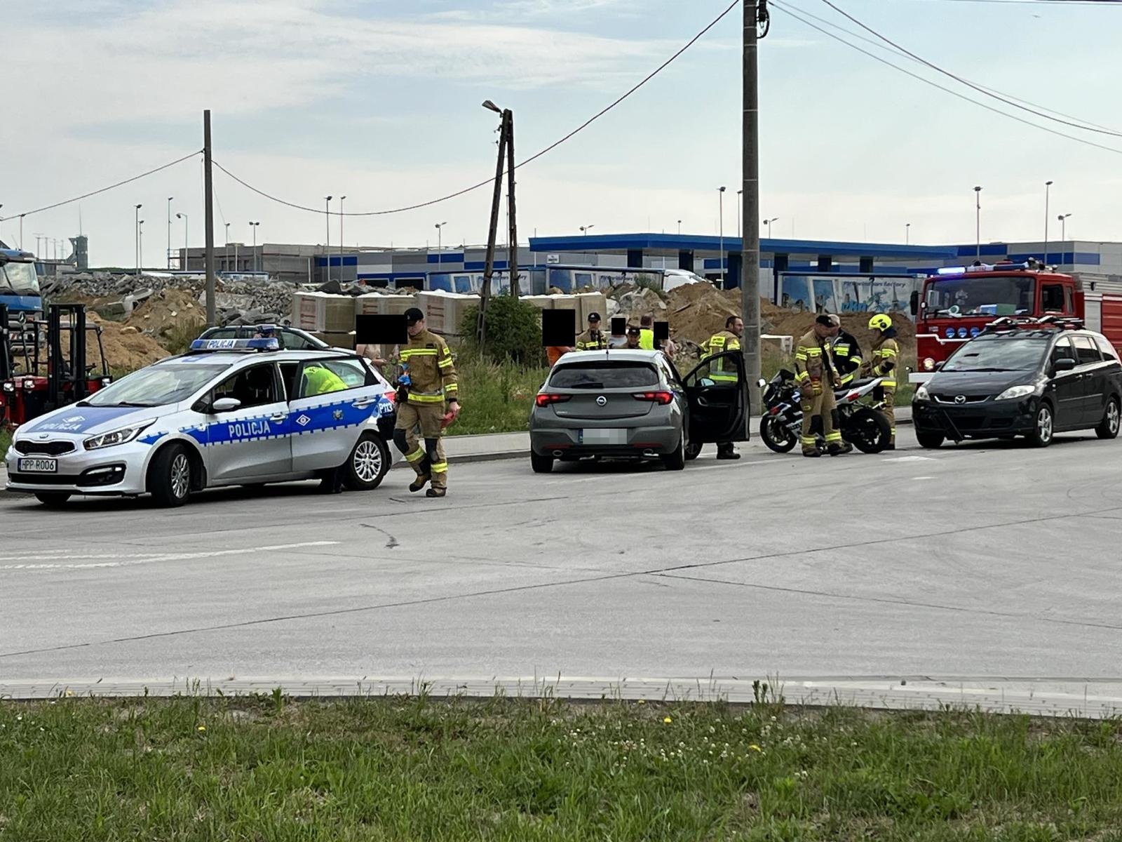 Zdjęcie w galerii na portalu naszraciborz.pl: Suzuki i mazda zderzyły się w Kornicach wiadomości z regionu