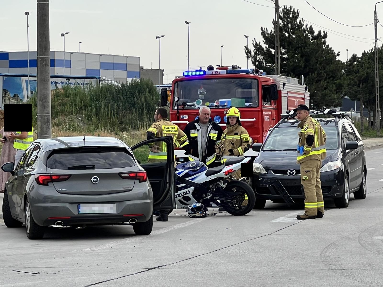Zdjęcie w galerii na portalu naszraciborz.pl: Suzuki i mazda zderzyły się w Kornicach wiadomości z regionu