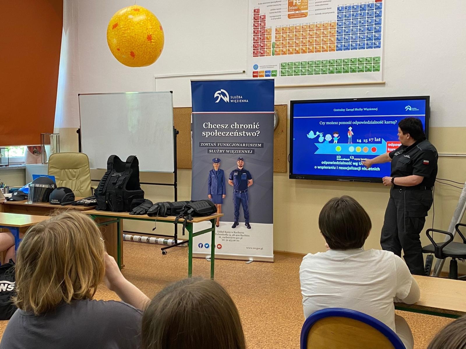 Zdjęcie w galerii na portalu naszraciborz.pl: Prewencja przestępczości - podsumowanie programu edukacyjnego W Służbie Prawu wiadomości z regionu