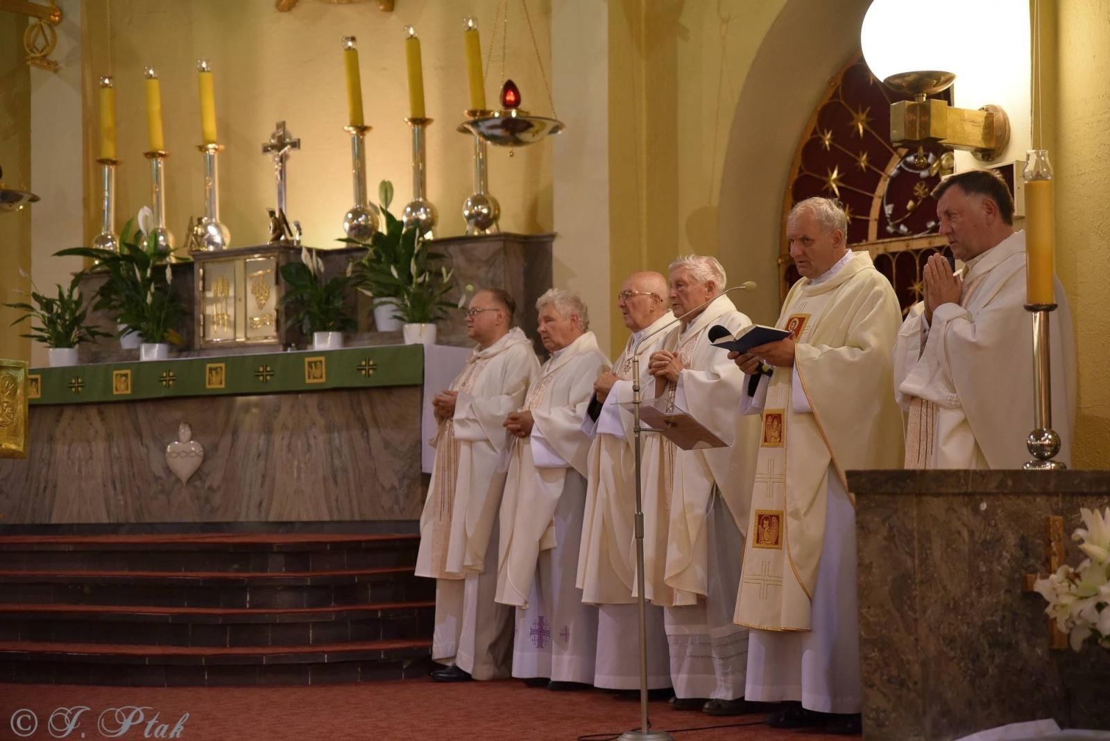 Zdjęcie w galerii na portalu naszraciborz.pl: Wołyń 1943. Obchody Narodowego Dnia Pamięci Ofiar Ludobójstwa dokonanego przez ukraińskich nacjonalistów wiadomości z regionu