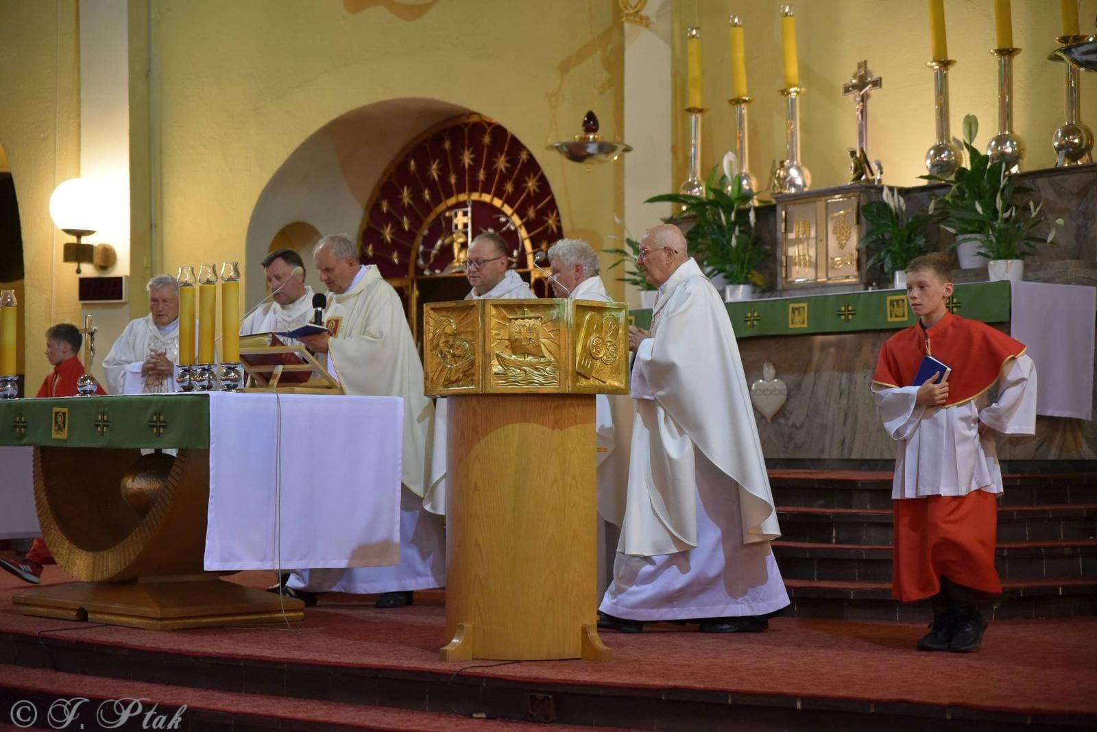 Zdjęcie w galerii na portalu naszraciborz.pl: Wołyń 1943. Obchody Narodowego Dnia Pamięci Ofiar Ludobójstwa dokonanego przez ukraińskich nacjonalistów wiadomości z regionu