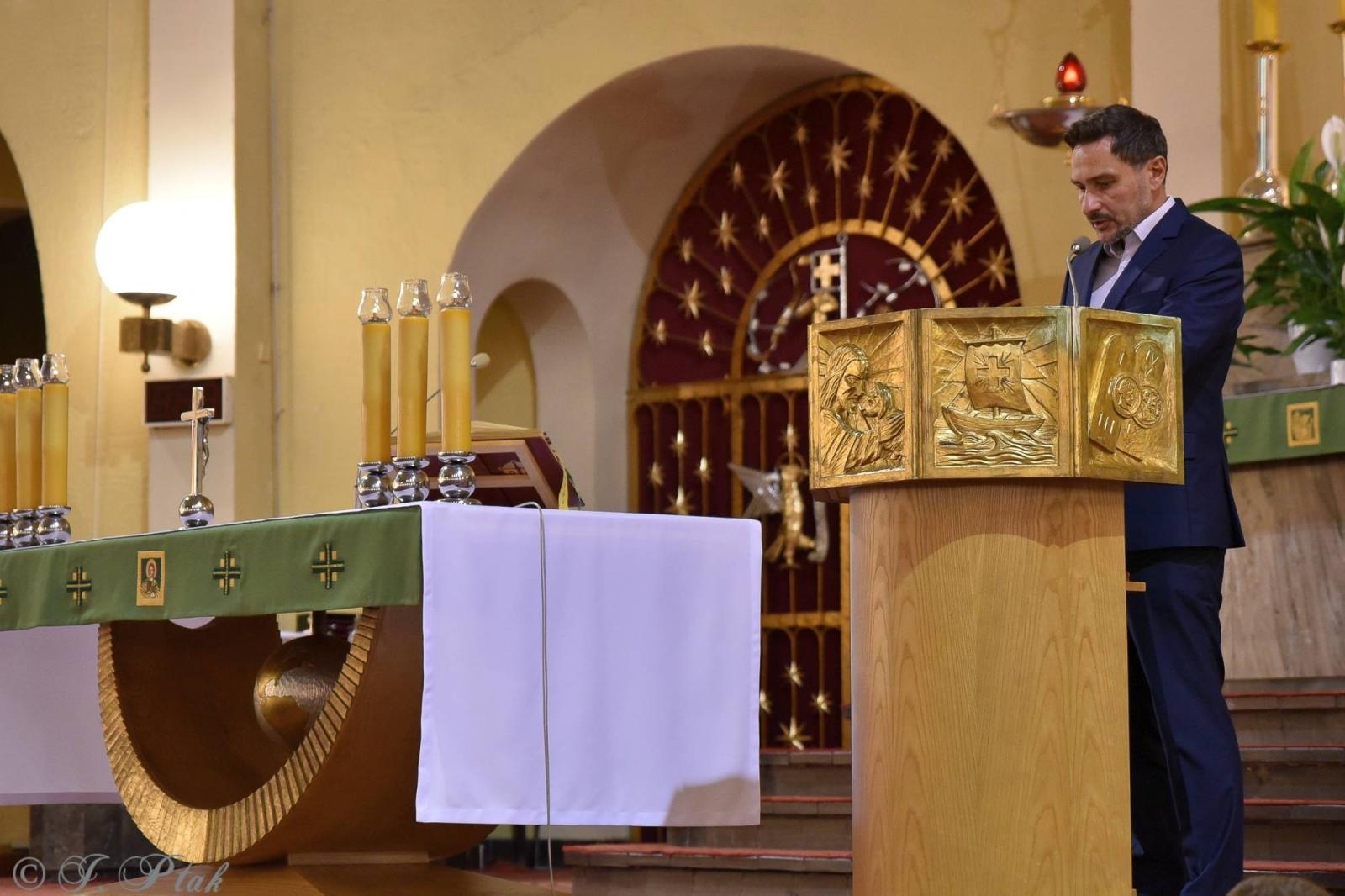 Zdjęcie w galerii na portalu naszraciborz.pl: Wołyń 1943. Obchody Narodowego Dnia Pamięci Ofiar Ludobójstwa dokonanego przez ukraińskich nacjonalistów wiadomości z regionu