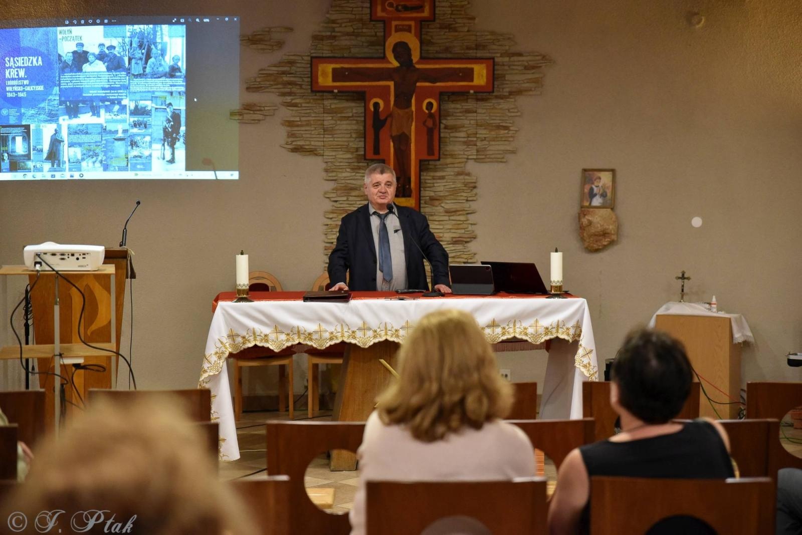Zdjęcie w galerii na portalu naszraciborz.pl: Wołyń 1943. Obchody Narodowego Dnia Pamięci Ofiar Ludobójstwa dokonanego przez ukraińskich nacjonalistów wiadomości z regionu