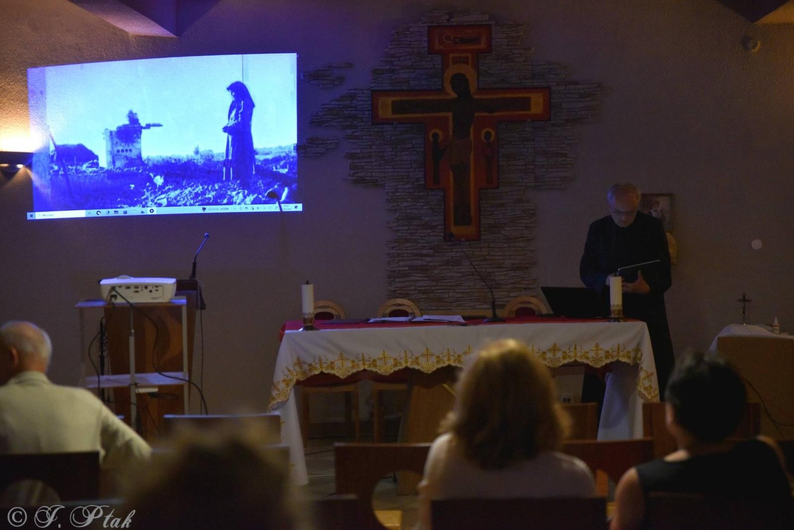 Zdjęcie w galerii na portalu naszraciborz.pl: Wołyń 1943. Obchody Narodowego Dnia Pamięci Ofiar Ludobójstwa dokonanego przez ukraińskich nacjonalistów wiadomości z regionu