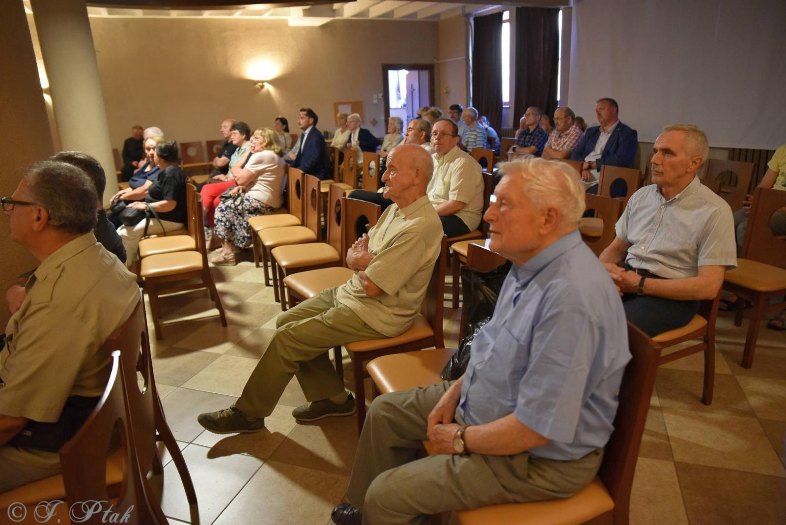 Zdjęcie w galerii na portalu naszraciborz.pl: Wołyń 1943. Obchody Narodowego Dnia Pamięci Ofiar Ludobójstwa dokonanego przez ukraińskich nacjonalistów wiadomości z regionu
