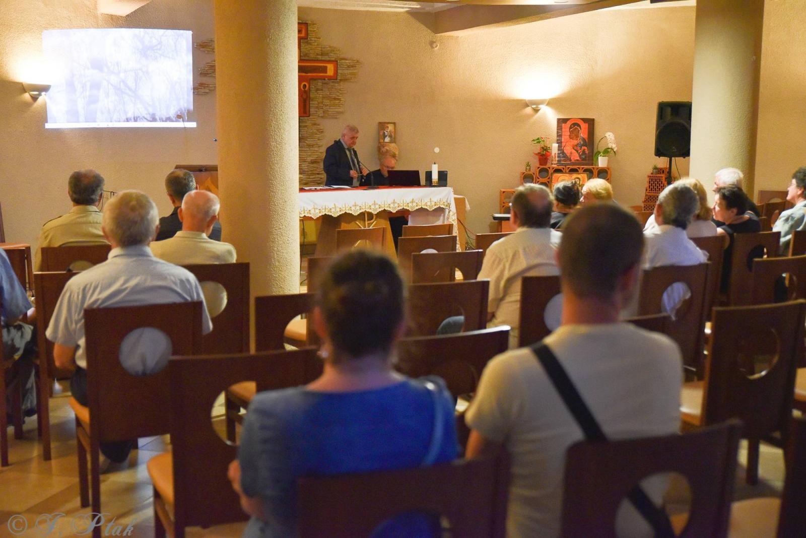 Zdjęcie w galerii na portalu naszraciborz.pl: Wołyń 1943. Obchody Narodowego Dnia Pamięci Ofiar Ludobójstwa dokonanego przez ukraińskich nacjonalistów wiadomości z regionu