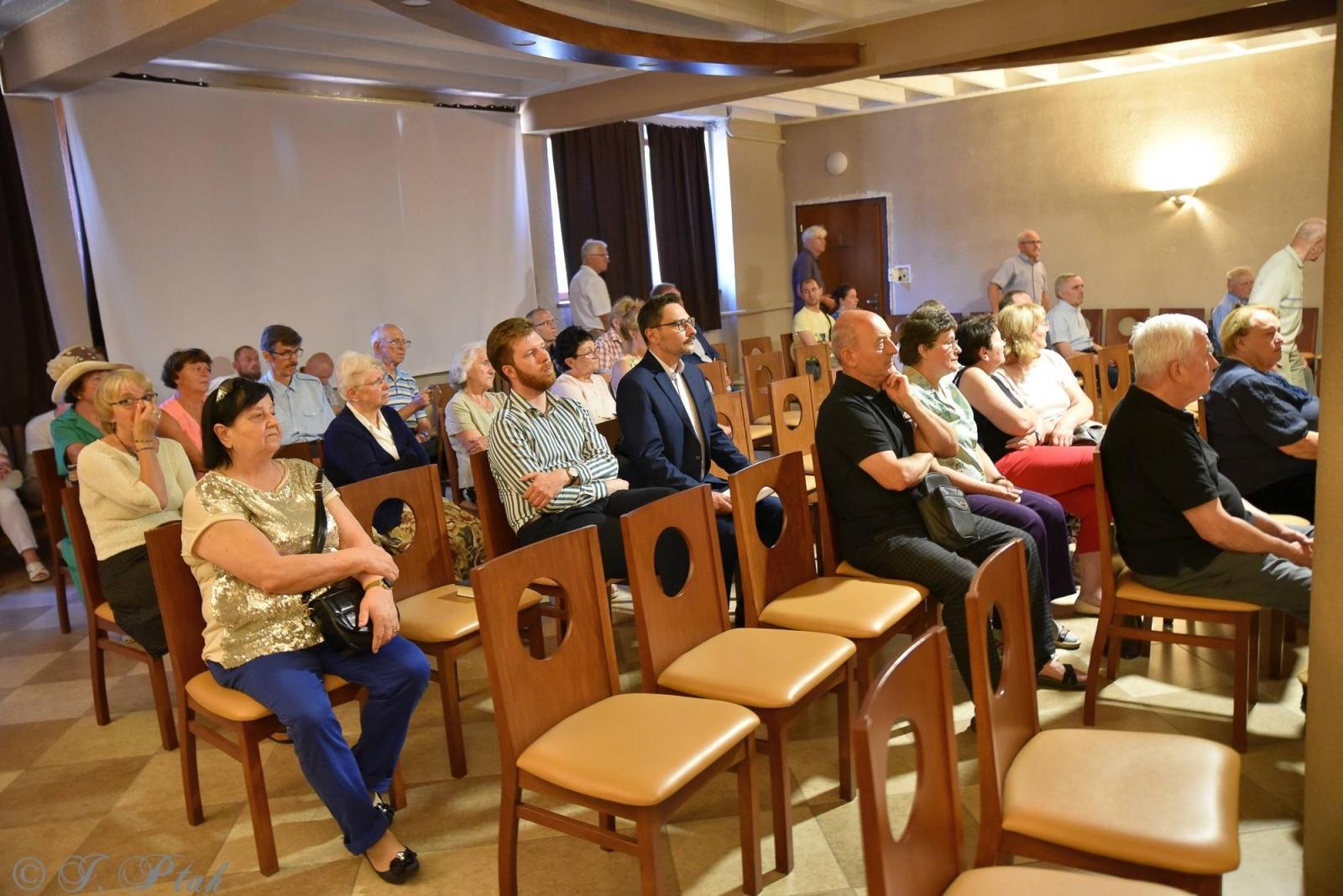 Zdjęcie w galerii na portalu naszraciborz.pl: Wołyń 1943. Obchody Narodowego Dnia Pamięci Ofiar Ludobójstwa dokonanego przez ukraińskich nacjonalistów wiadomości z regionu