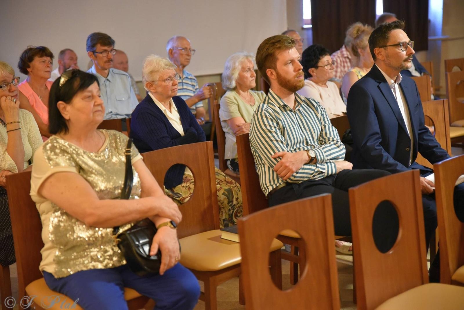 Zdjęcie w galerii na portalu naszraciborz.pl: Wołyń 1943. Obchody Narodowego Dnia Pamięci Ofiar Ludobójstwa dokonanego przez ukraińskich nacjonalistów wiadomości z regionu