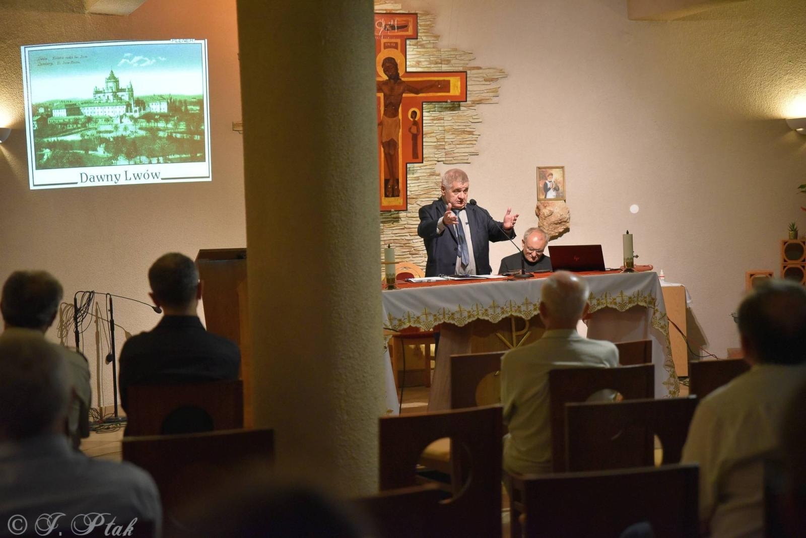 Zdjęcie w galerii na portalu naszraciborz.pl: Wołyń 1943. Obchody Narodowego Dnia Pamięci Ofiar Ludobójstwa dokonanego przez ukraińskich nacjonalistów wiadomości z regionu