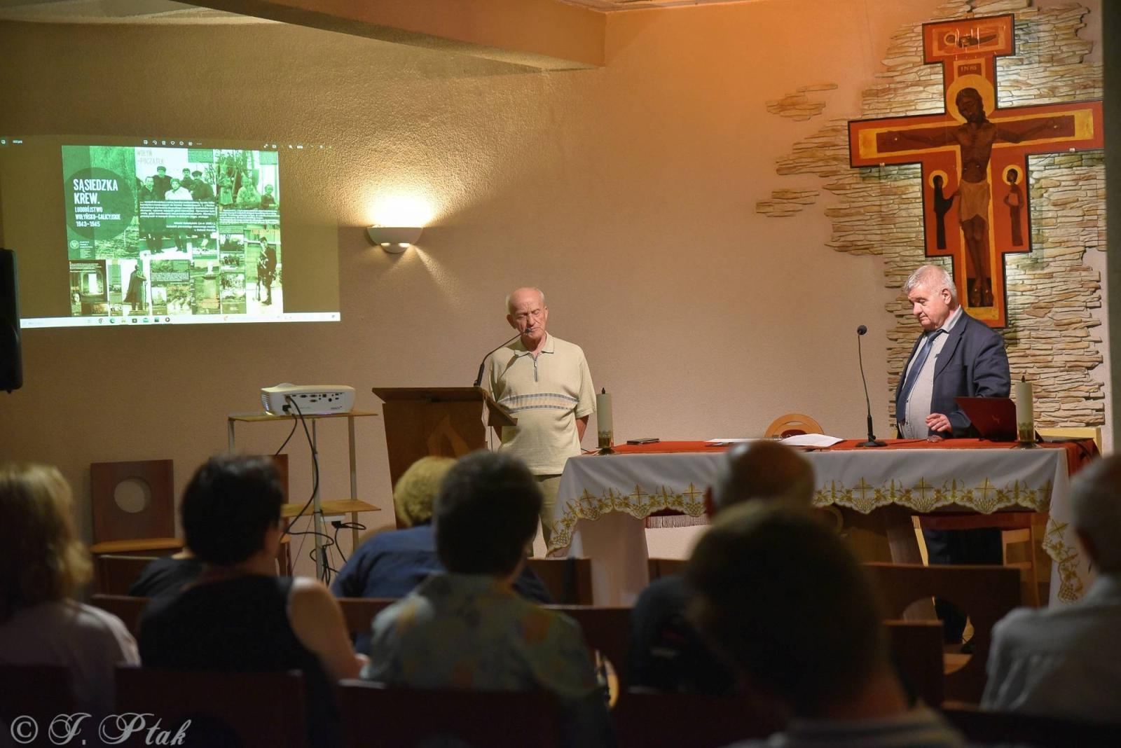 Zdjęcie w galerii na portalu naszraciborz.pl: Wołyń 1943. Obchody Narodowego Dnia Pamięci Ofiar Ludobójstwa dokonanego przez ukraińskich nacjonalistów wiadomości z regionu