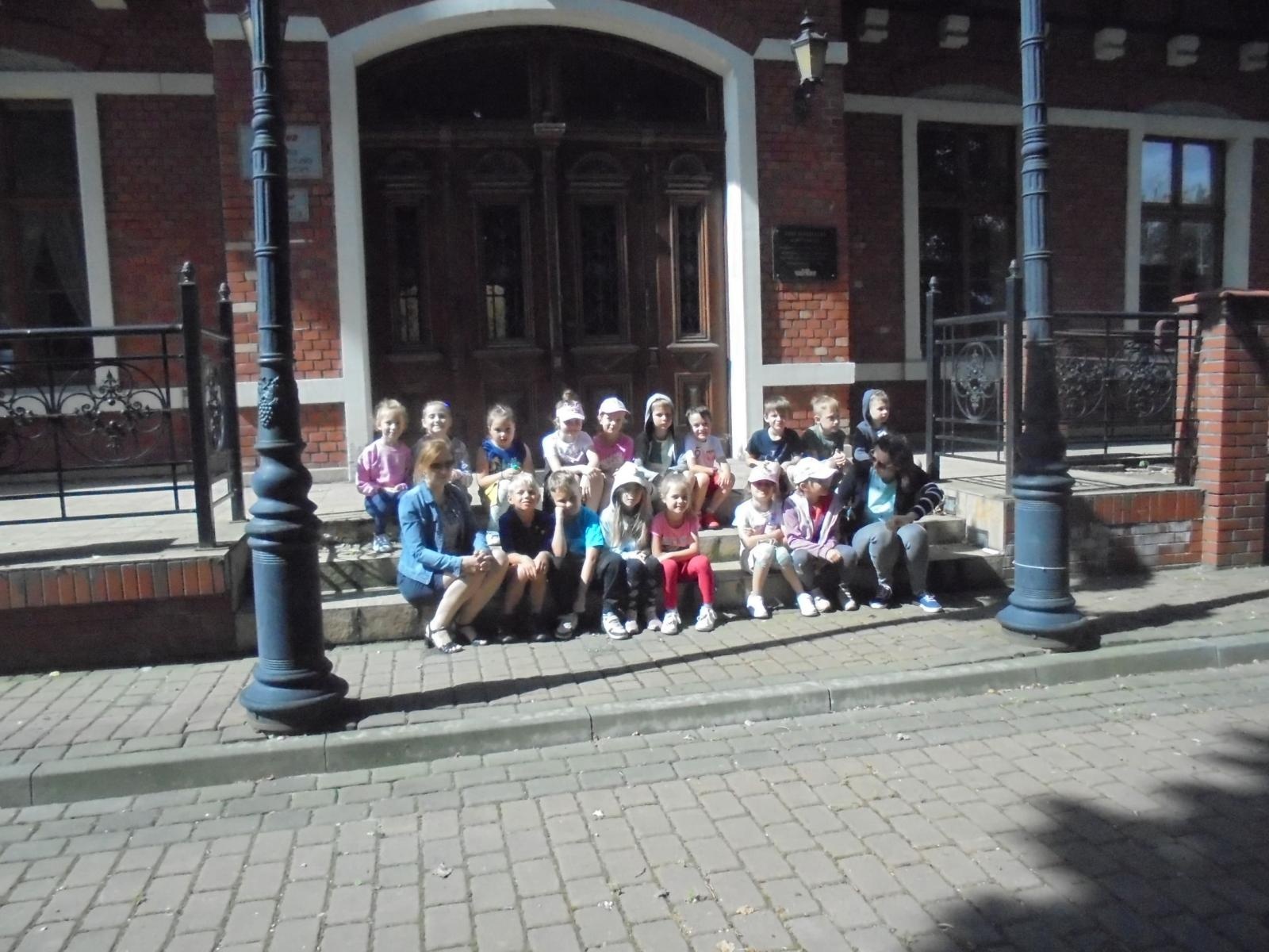 Zdjęcie w galerii na portalu naszraciborz.pl: Misiaki z Dwunastki na tenisowym korcie wiadomości z regionu