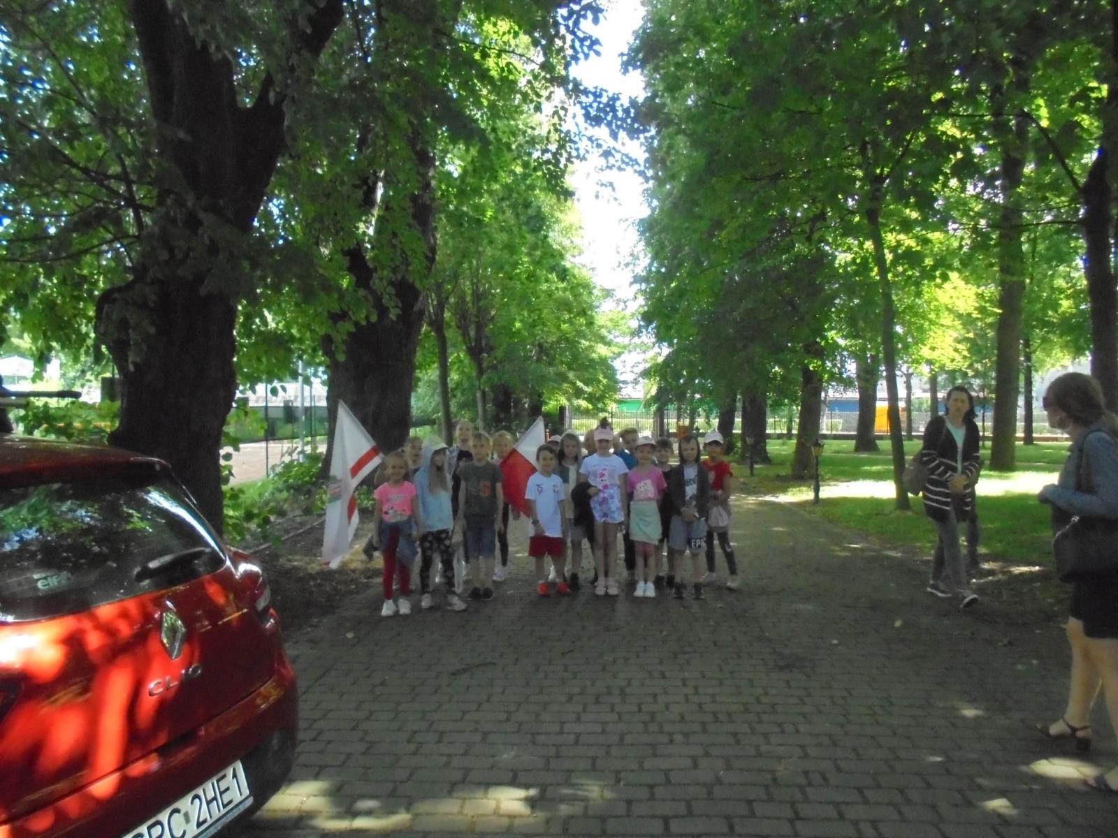 Zdjęcie w galerii na portalu naszraciborz.pl: Misiaki z Dwunastki na tenisowym korcie wiadomości z regionu